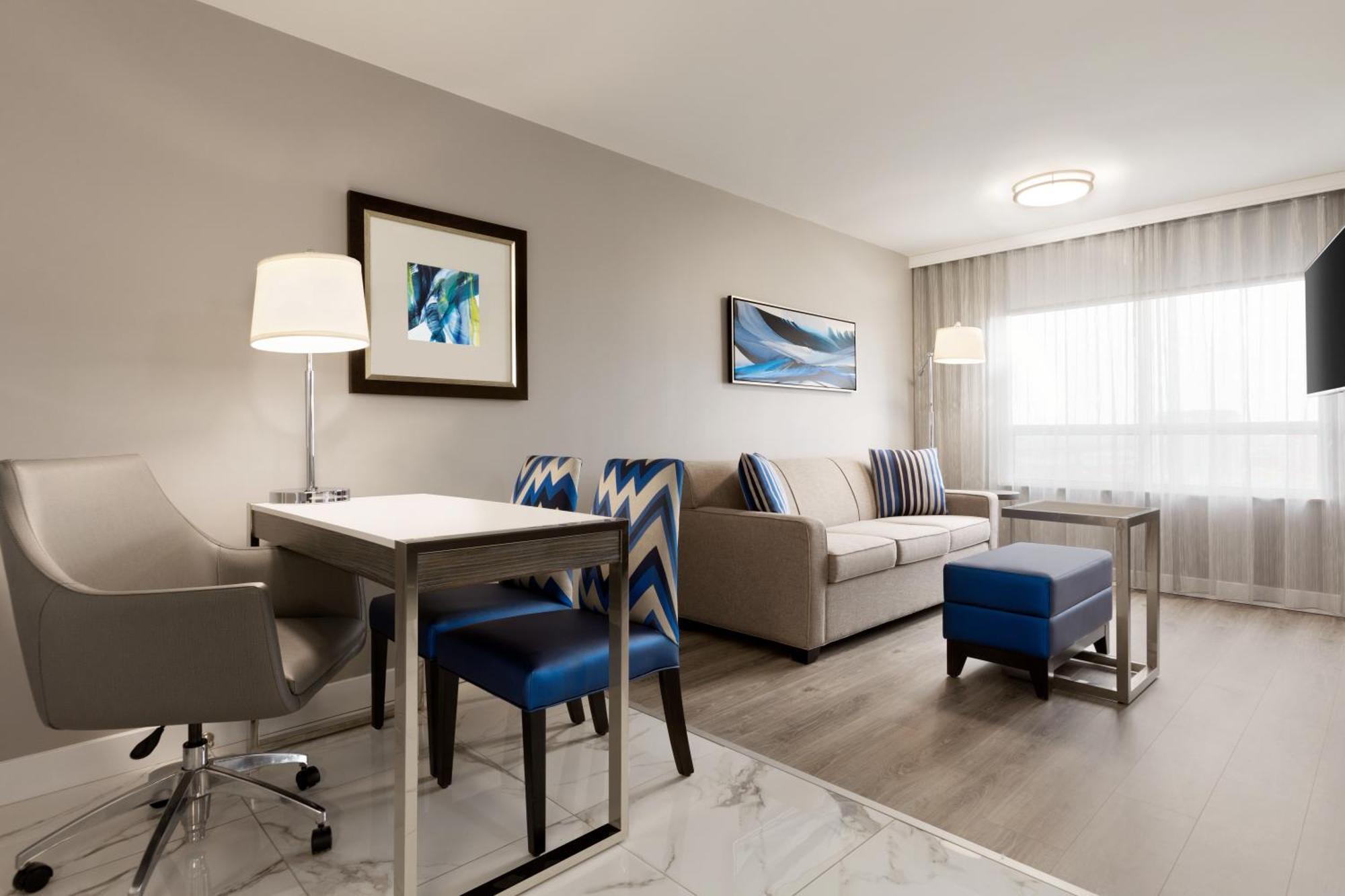 Two-Room King Suite,1551454585:JPEG