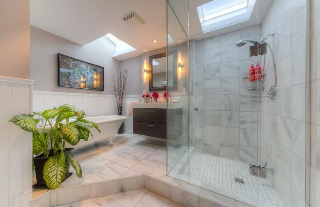 Downtown Luxury Victorian Retreat-1