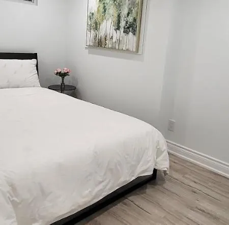 Queen Bedroom With Private Washroom Near 401, 404, Dvp, Markham, North York, Free Parking-2