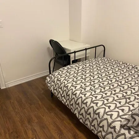 Budget Quad Room With En Suite Bathroom 36B-2